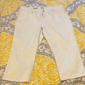 Women’s White capris